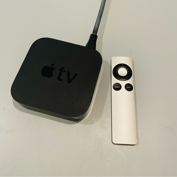 Apple TV - 3rd Generation - Picture 3 of 3